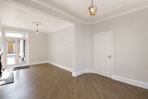 Lounge/Diner- click for photo gallery